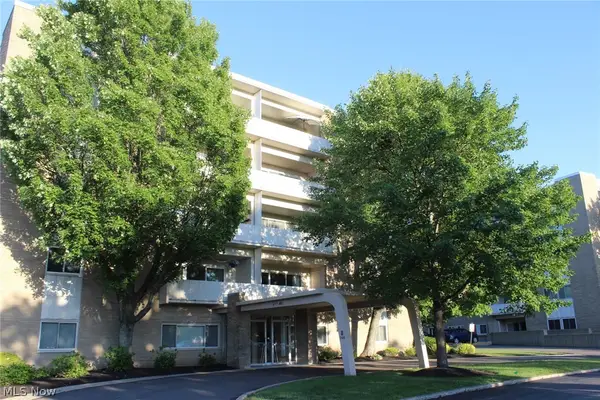 2109 Wooster Road #48, Rocky River, OH 44116
