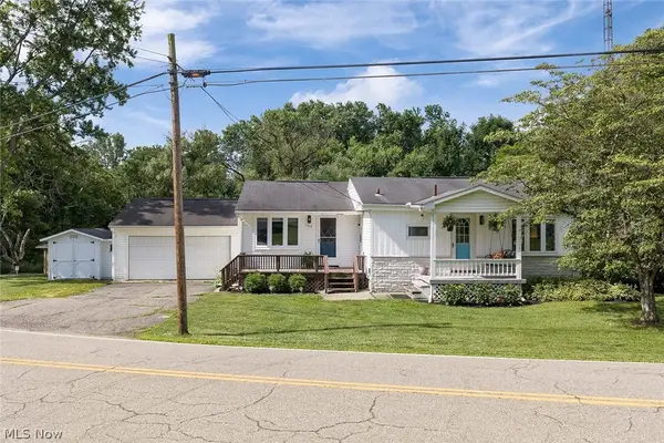 4631 Crystal Lake Nw Avenue, Canal Fulton, OH 44614