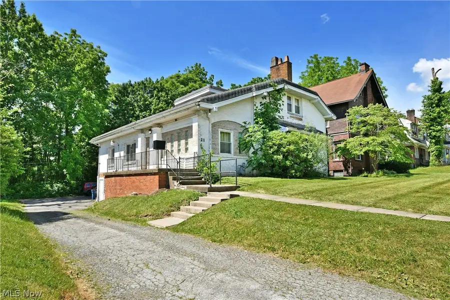 21 Indiana Avenue, Youngstown, OH 44505 - #2
