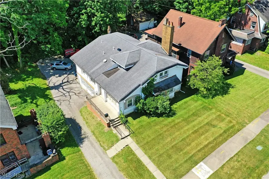 21 Indiana Avenue, Youngstown, OH 44505 - #3