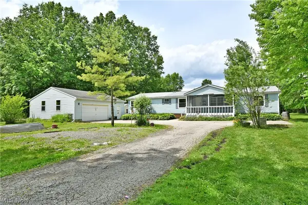 826 Bristol Champion Townline Ne Road, Bristolville, OH 44402
