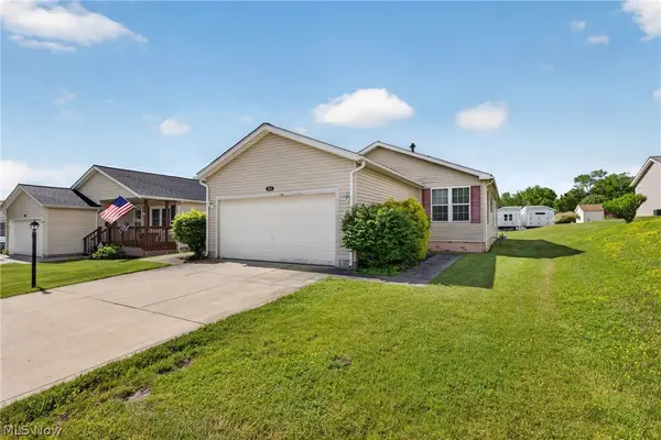 668 Woodlawn Rd, Chardon, OH 44024