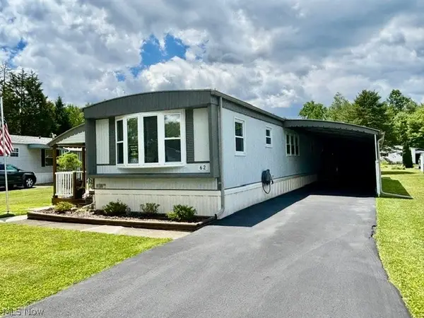 62 Manor Drive, Brookfield, OH 44403