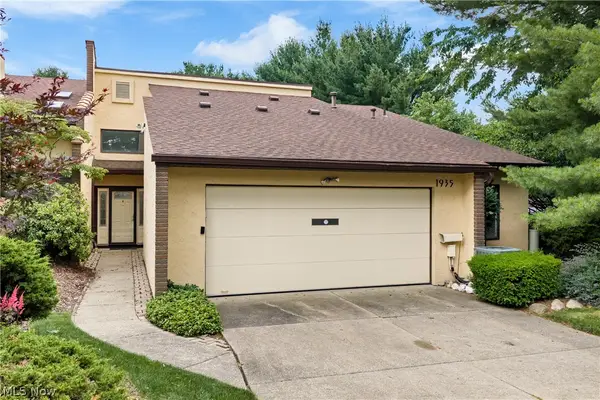 1935 Brookwood Drive, Akron, OH 44313