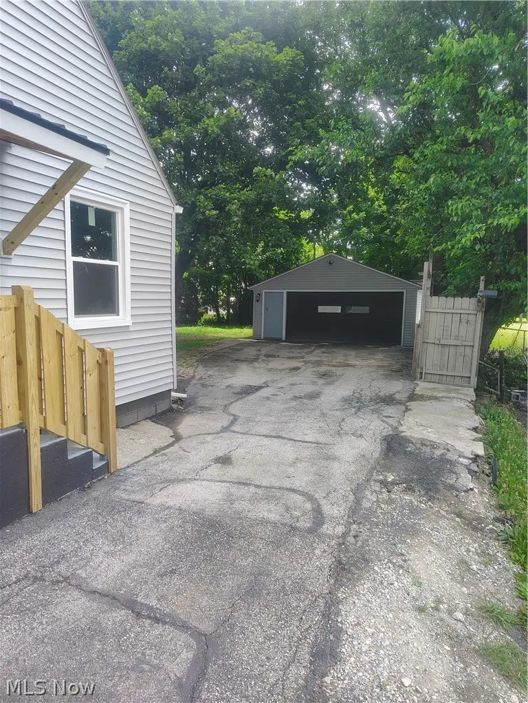 21 Fernwood Avenue, Youngstown, OH 44509 - #3