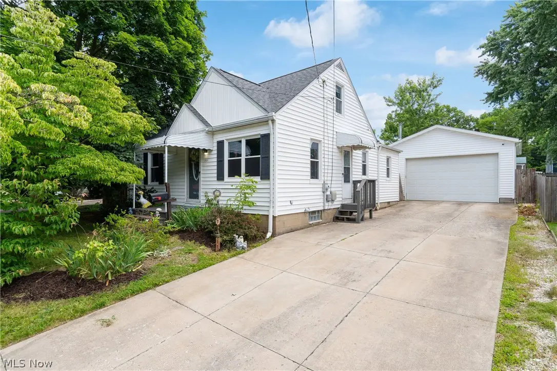 1513 10th Street, Cuyahoga Falls, OH 44221 - #1