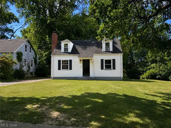 451 W Hylda Avenue, Youngstown, OH 44511
