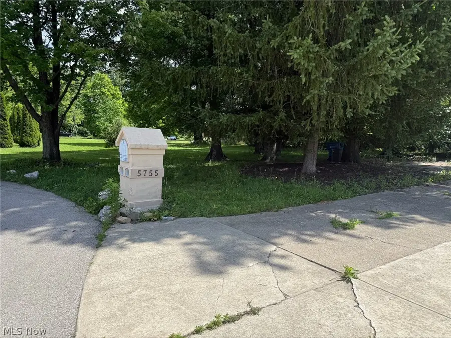 5755 Logan Arms Drive, Girard, OH 44420 - #3