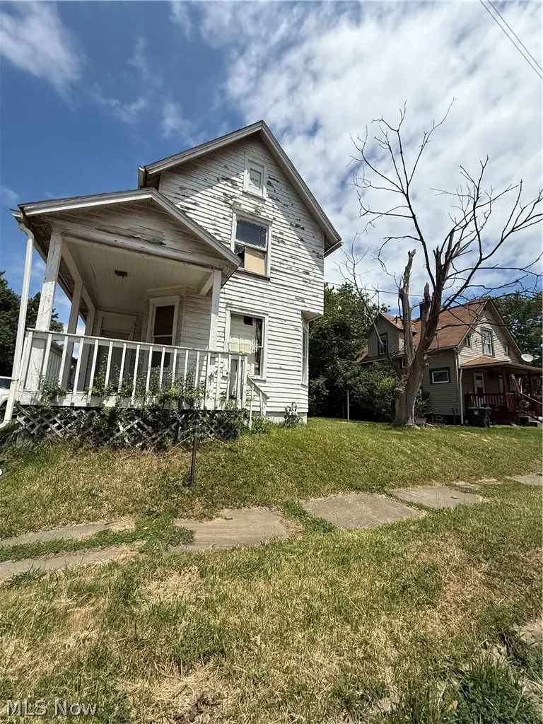 201 15th Se Street, Canton, OH 44707 - #1