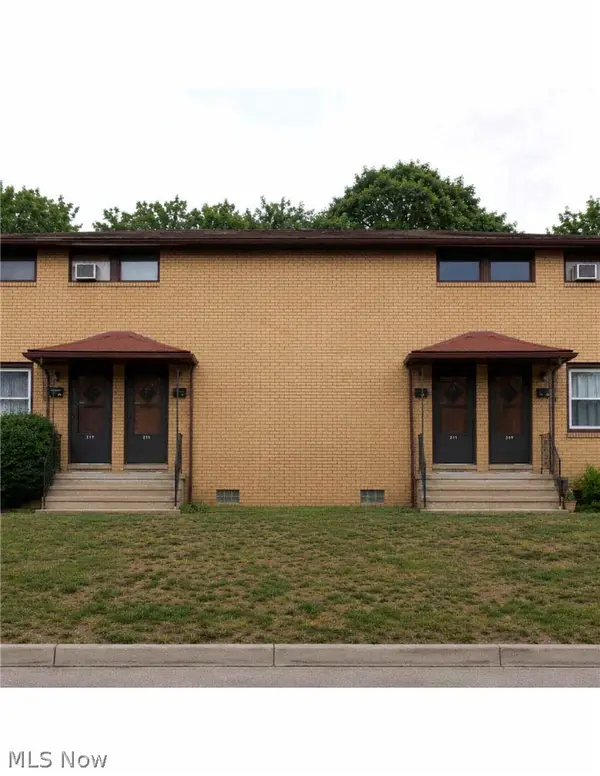 211 Clara Court, Louisville, OH 44641