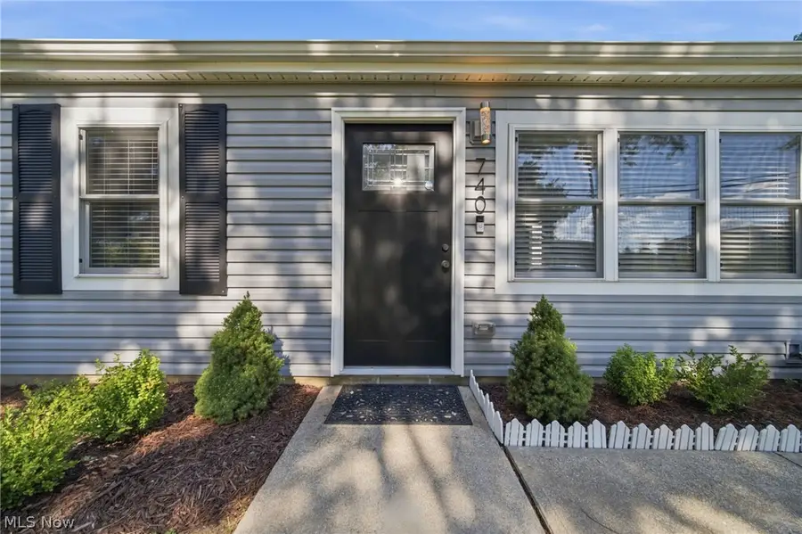 740 N Huntington Street, Medina, OH 44256 - #2