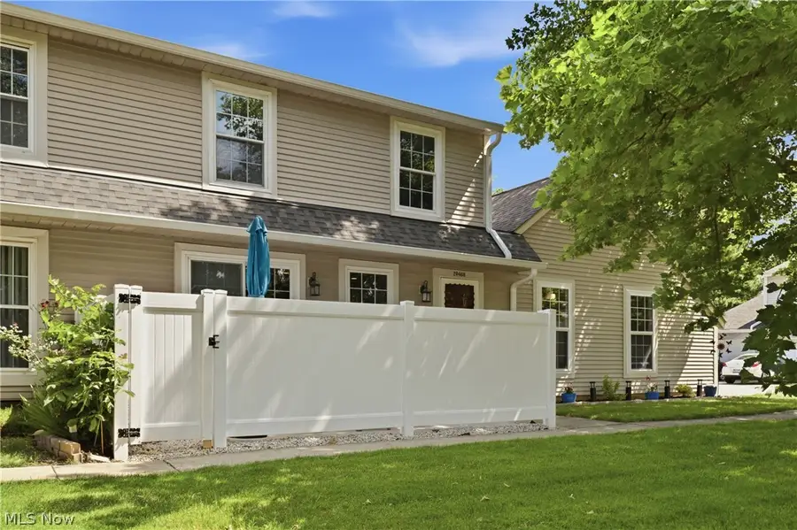 20468 Williamsburg Court #208C, Middleburg Heights, OH 44130 - #3