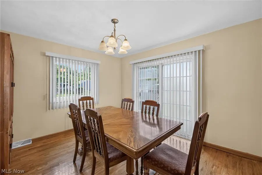 811 E 212th Street, Euclid, OH 44119 - #3