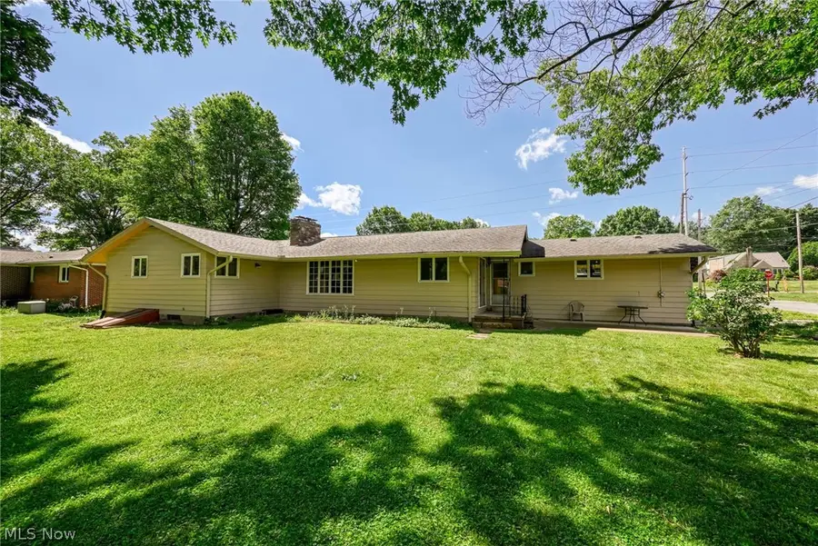 919 Robinson Avenue, Barberton, OH 44203 - #3