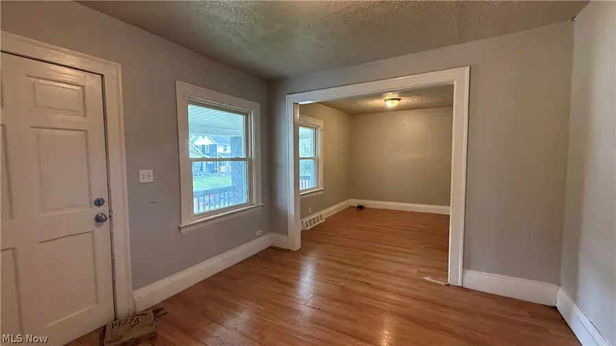 12607 Watterson Avenue, Cleveland, OH 44105 - #3