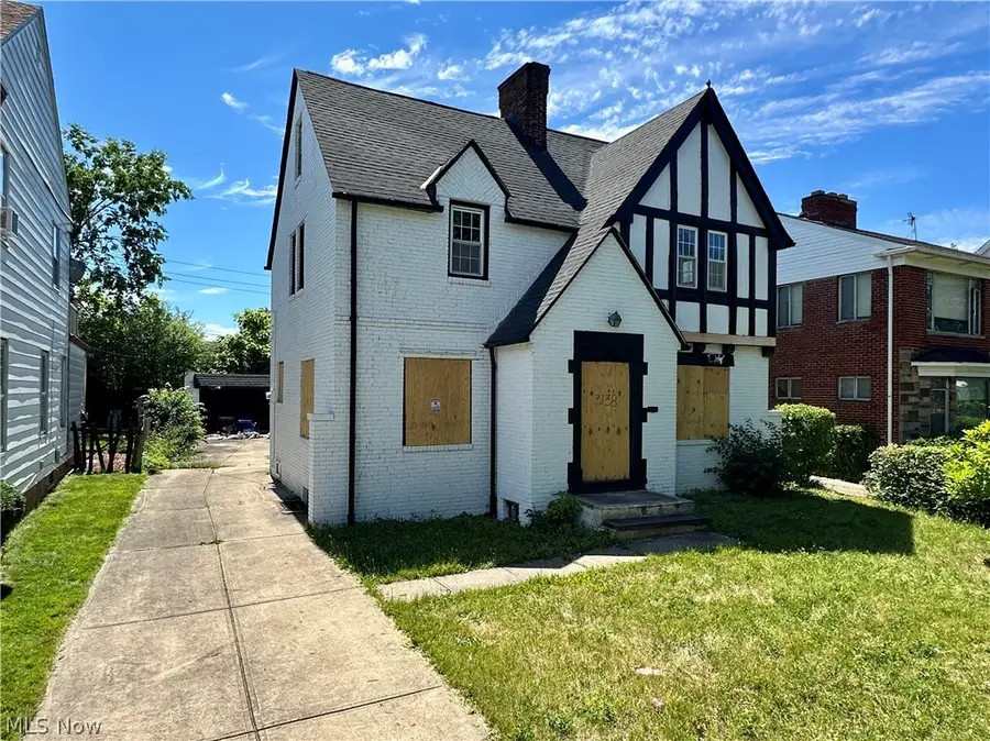 3138 Ashwood Road, Cleveland, OH 44120 - #2