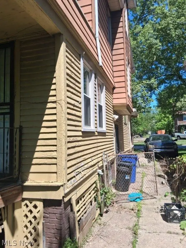 462 Eddy Road, Cleveland, OH 44108 - #3