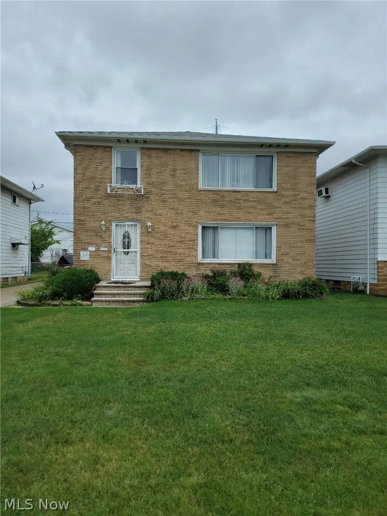 535 E 208th Street, Euclid, OH 44119 - #1