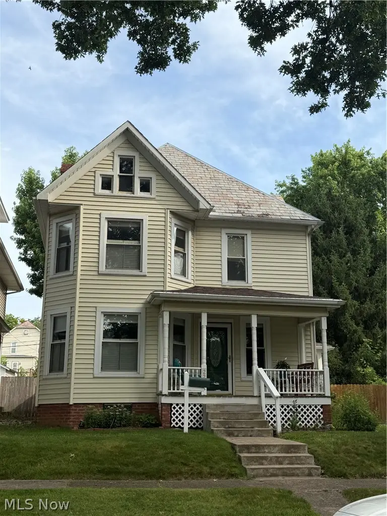221 Oakwood Avenue, Marietta, OH 45750 - #1