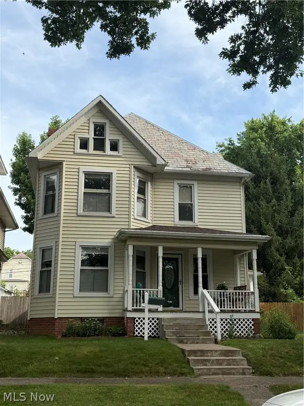 221 Oakwood Avenue, Marietta, OH 45750