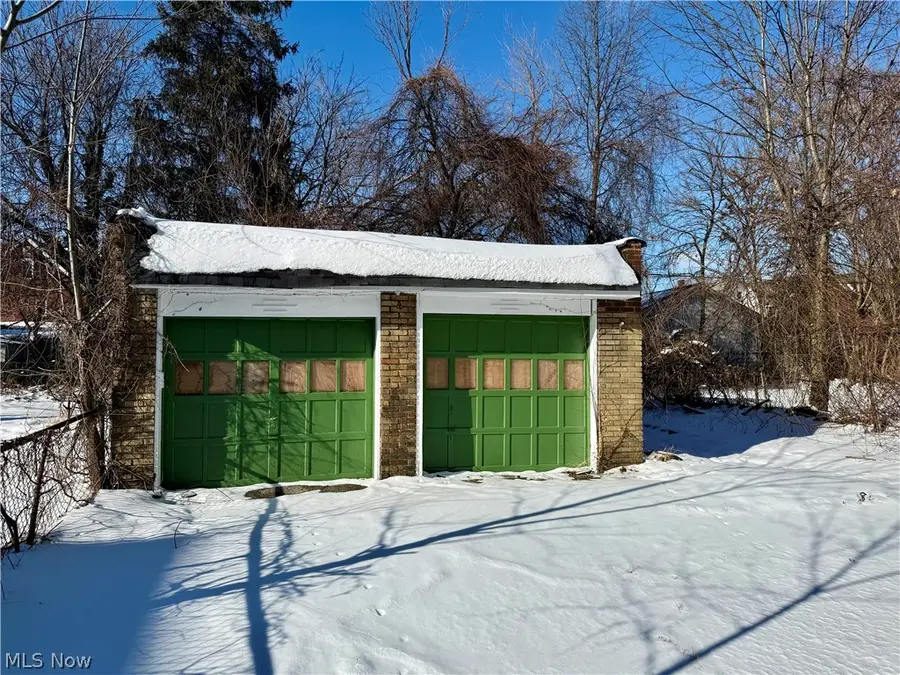 15517 Kipling Avenue, Cleveland, OH 44110 - #2
