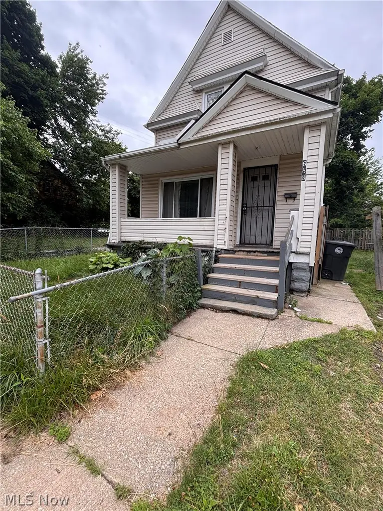 688 E 96th Street, Cleveland, OH 44108 - #2
