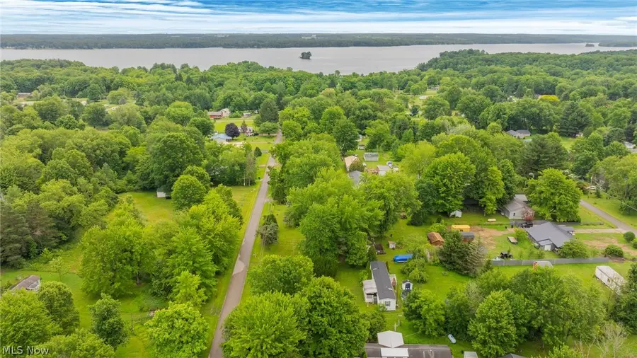 6886 Lindsley Avenue, Andover, OH 44003 - #2