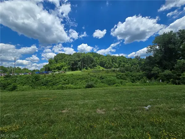 Hawks Road, Athens, OH 45701
