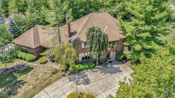 10 Woodburn Drive, Moreland Hills, OH 44022