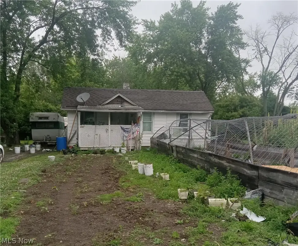 731 16th Street, Elyria, OH 44035 - #1