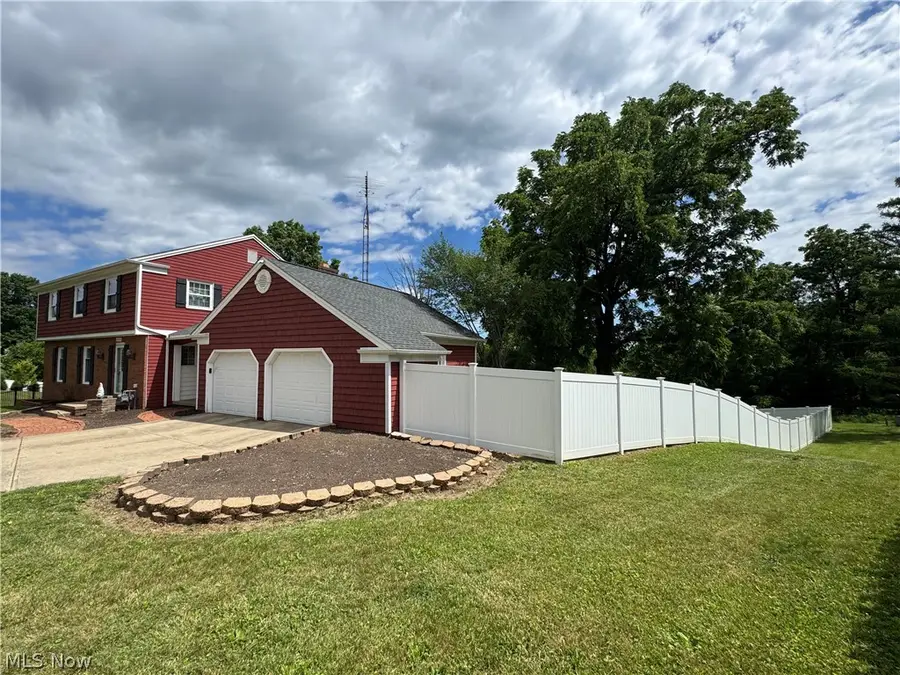1679 Lakeview Ne Square, Bolivar, OH 44612 - #2