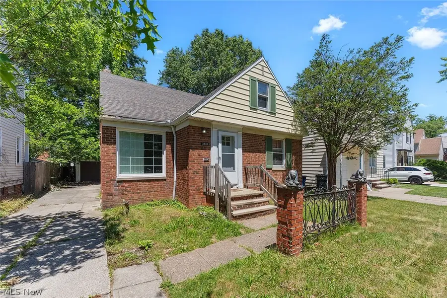 3809 Bainbridge Road, Cleveland Heights, OH 44118 - #3