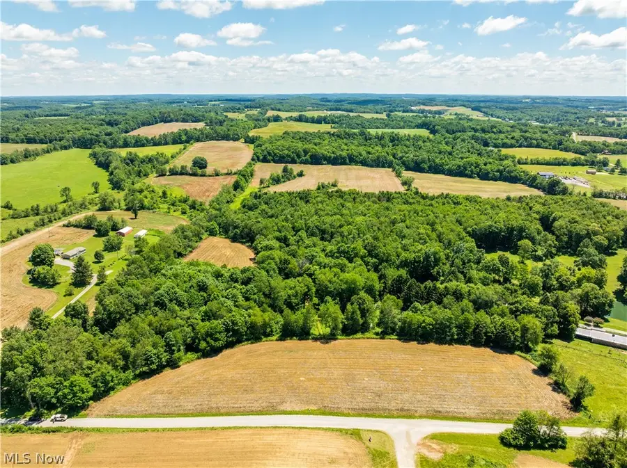 8008 Reef Ne Road, Mechanicstown, OH 44651 - #2