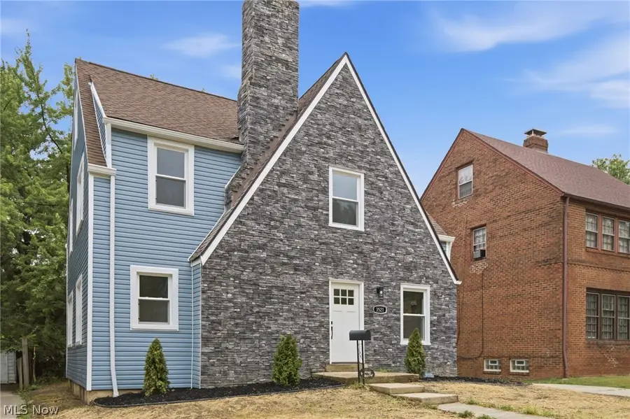 3521 Berkeley Road, University Heights, OH 44118 - #2