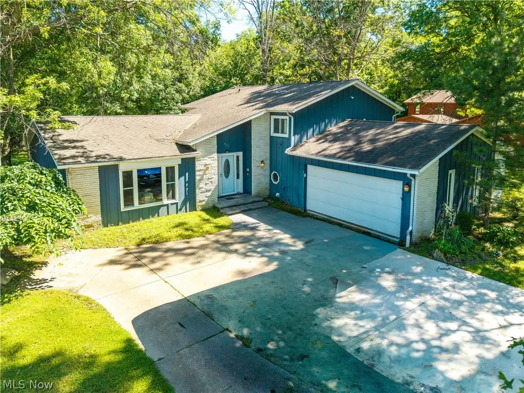 820 Lincoln Street, Amherst, OH 44001 - #1