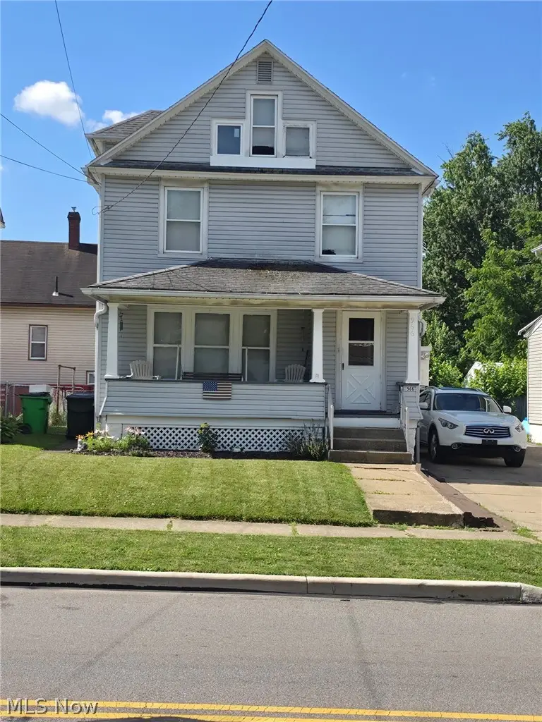 966 W Hopocan Avenue, Barberton, OH 44203 - #1