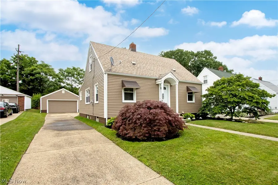 407 Oxford Avenue, Akron, OH 44310 - #2