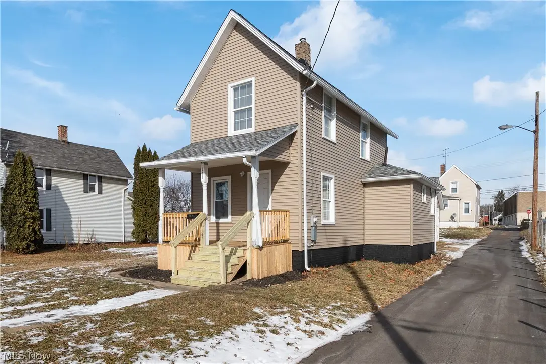 1747 5th Se Street, Canton, OH 44707 - #1
