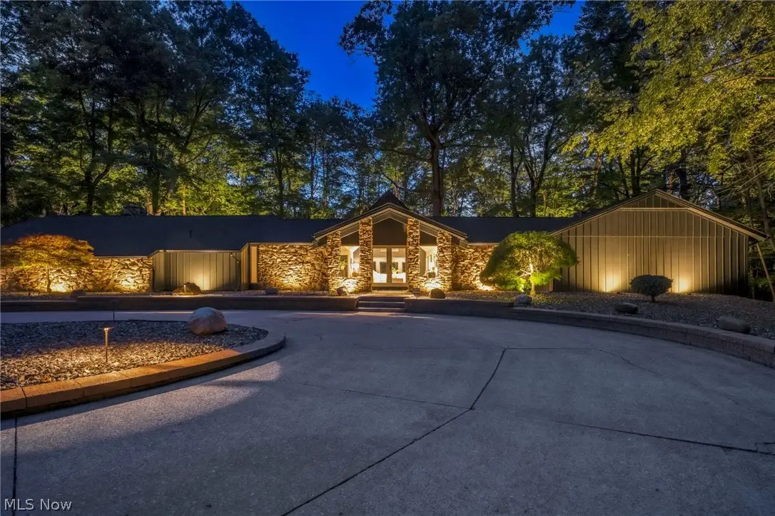 11860 Ridgecliff Circle, Strongsville, OH 44136 - #1