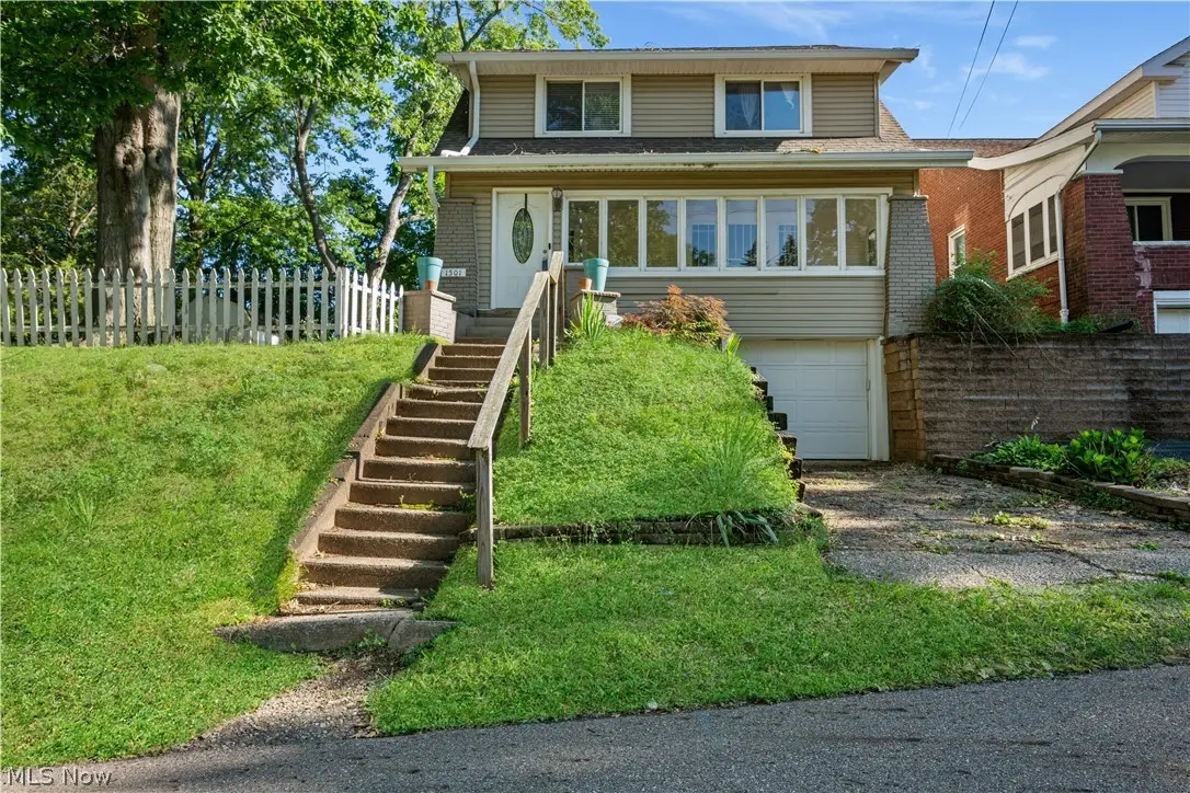 1501 19th Nw Street, Canton, OH 44709 - #1