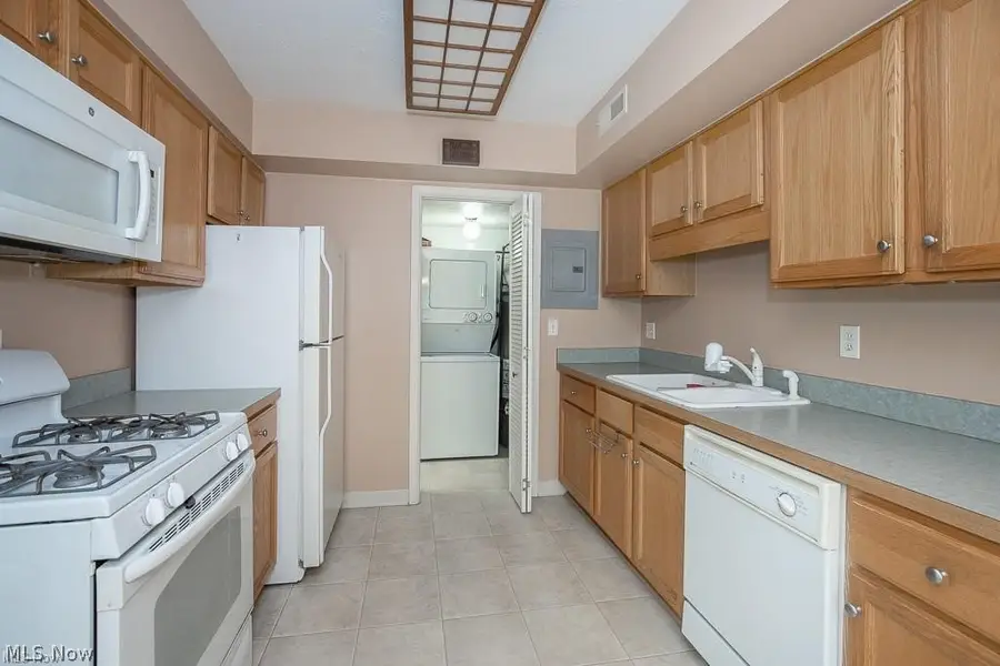 20325 Williamsburg Court #310B, Middleburg Heights, OH 44130 - #3
