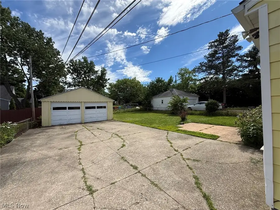 1890-1900 Silver Lake Avenue, Cuyahoga Falls, OH 44223 - #3