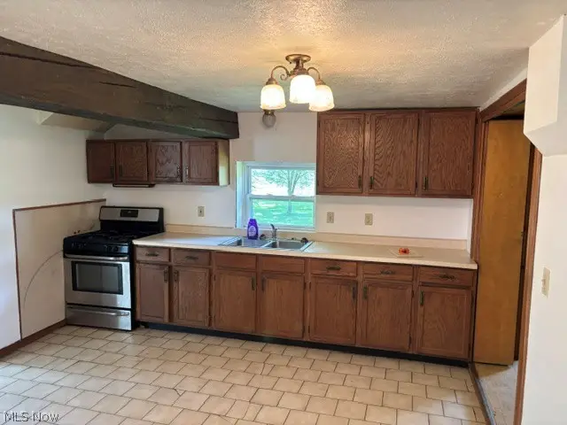 2610 E South Range, New Springfield, OH 44443 - #2