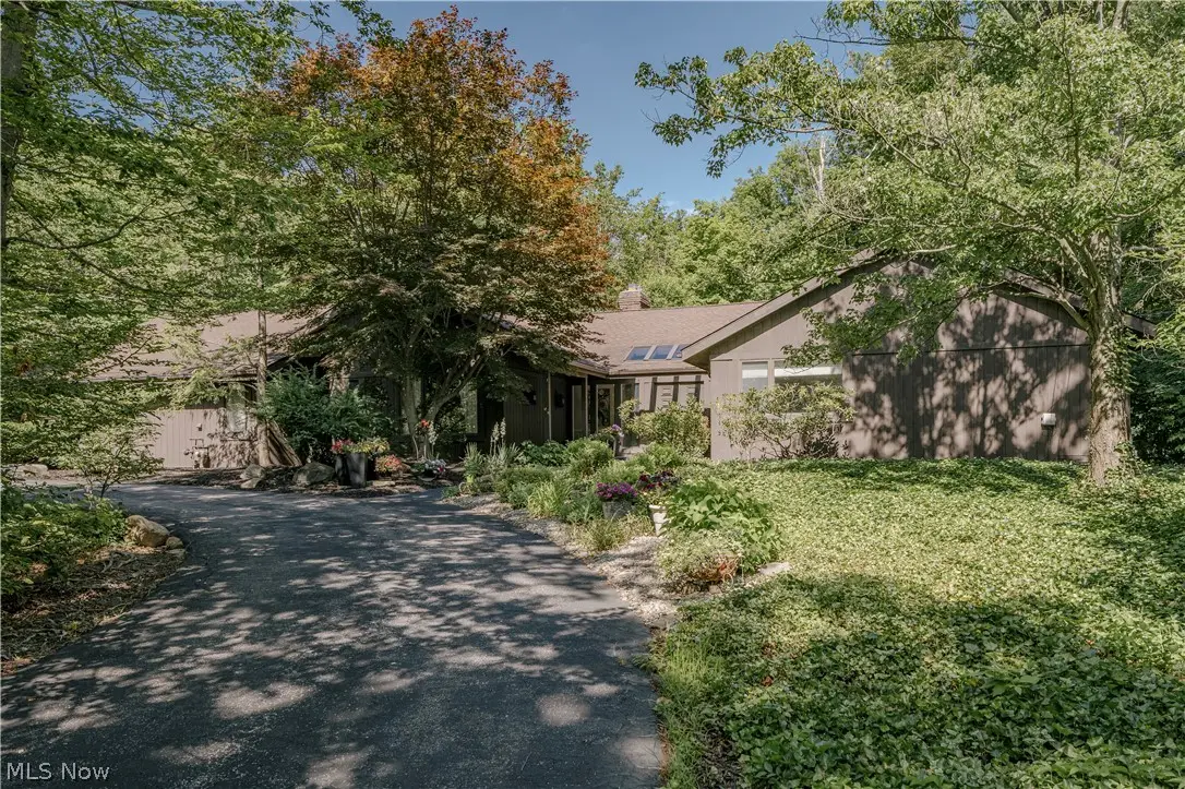 8 Louis Drive, Pepper Pike, OH 44124 - #1