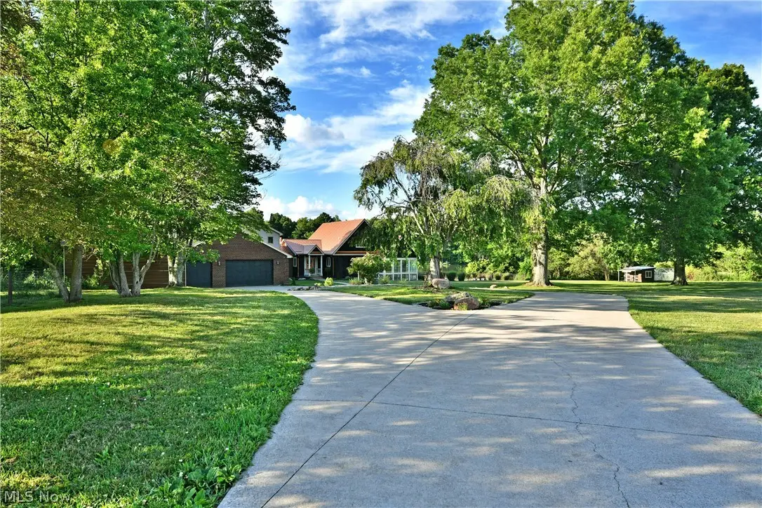 5305 Warren Sharon Road, Vienna, OH 44473 - #1
