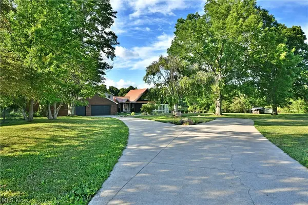 5305 Warren Sharon Road, Vienna, OH 44473