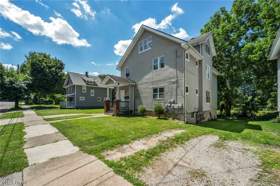 1288 Pondview Avenue, Akron, OH 44305 - #2