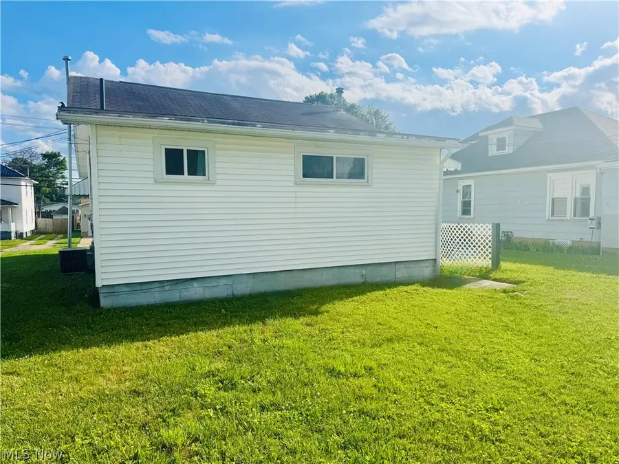 809 28th Street, Vienna, WV 26105 - #3