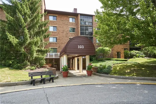 160 Fox Hollow Drive #306, Mayfield Heights, OH 44124