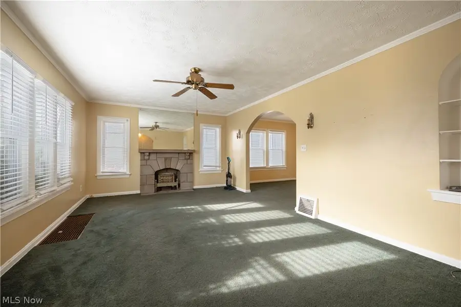 21051 S Lake Shore Boulevard, Euclid, OH 44123 - #2
